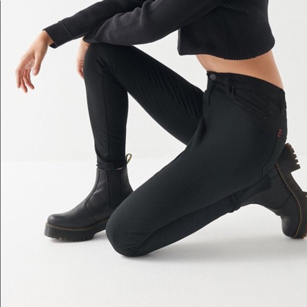 UO - BDG Twig High-Rise Skinny Jean - Black